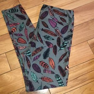 LuLaRoe Tall & Curvy leggings